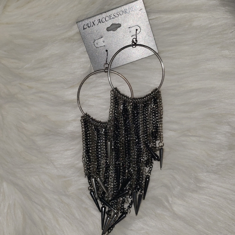 Jewelry - Picture 2 of 4